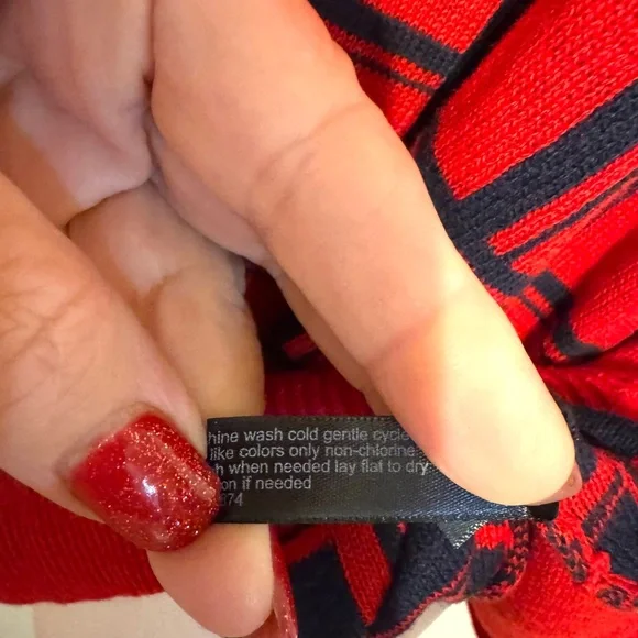 NWT      The Limited Red/Navy Plaid Sweater  LARGE   #4 - Picture 7 of 10